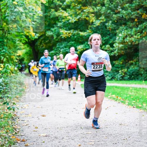 12.10.2025 - Bramfelder Halbmarathon 2025 Dr. Thomas Lammeyer http://msf.ph/oto/9357185 12.10.2025 11:00:01 Laufen 2217, 2235 meine-sportfotos.de