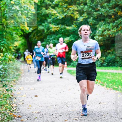 12.10.2025 - Bramfelder Halbmarathon 2025 Dr. Thomas Lammeyer http://msf.ph/oto/9357187 12.10.2025 11:00:01 Laufen 2235 meine-sportfotos.de