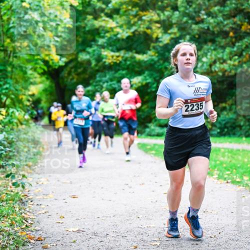 12.10.2025 - Bramfelder Halbmarathon 2025 Dr. Thomas Lammeyer http://msf.ph/oto/9357188 12.10.2025 11:00:01 Laufen 2235 meine-sportfotos.de