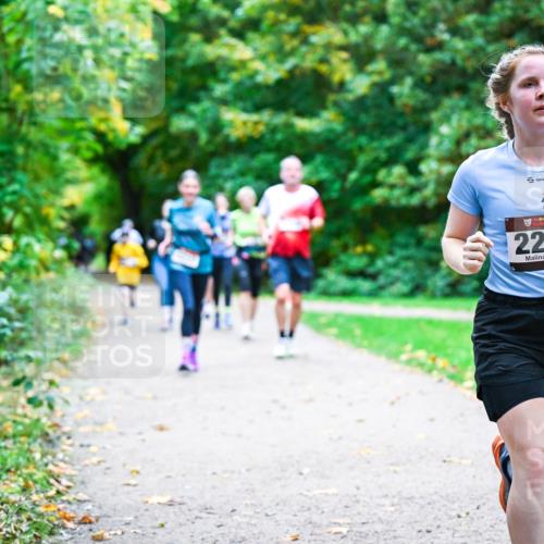 12.10.2025 - Bramfelder Halbmarathon 2025 Dr. Thomas Lammeyer http://msf.ph/oto/9357192 12.10.2025 11:00:02 Laufen 34, 2235 meine-sportfotos.de