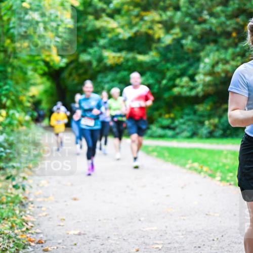 12.10.2025 - Bramfelder Halbmarathon 2025 Dr. Thomas Lammeyer http://msf.ph/oto/9357193 12.10.2025 11:00:02 Laufen 34, 2235 meine-sportfotos.de