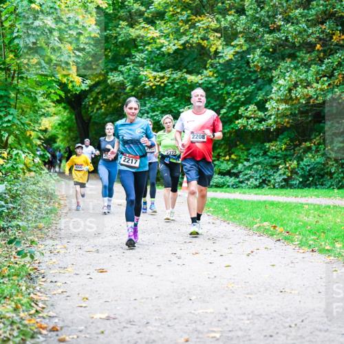 12.10.2025 - Bramfelder Halbmarathon 2025 Dr. Thomas Lammeyer http://msf.ph/oto/9357195 12.10.2025 11:00:02 Laufen 3000, 2217, 2553, 2772, 2208 meine-sportfotos.de