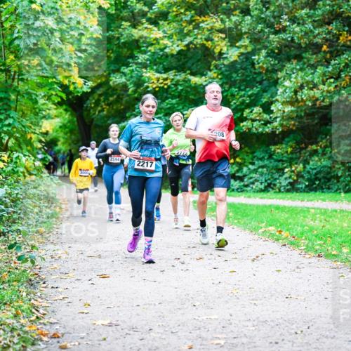 12.10.2025 - Bramfelder Halbmarathon 2025 Dr. Thomas Lammeyer http://msf.ph/oto/9357198 12.10.2025 11:00:03 Laufen 3000, 2772, 2594, 2217, 08 meine-sportfotos.de