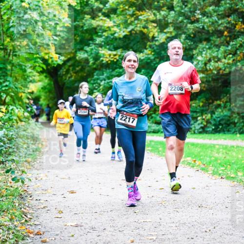 12.10.2025 - Bramfelder Halbmarathon 2025 Dr. Thomas Lammeyer http://msf.ph/oto/9357206 12.10.2025 11:00:04 Laufen 2594, 2319, 2217, 2208 meine-sportfotos.de