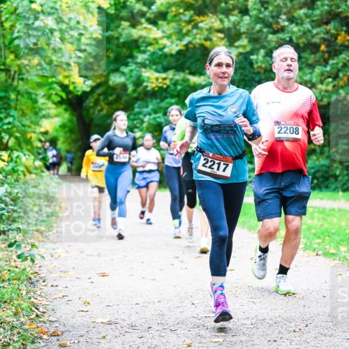 12.10.2025 - Bramfelder Halbmarathon 2025 Dr. Thomas Lammeyer http://msf.ph/oto/9357210 12.10.2025 11:00:04 Laufen 2564, 2217, 2208 meine-sportfotos.de