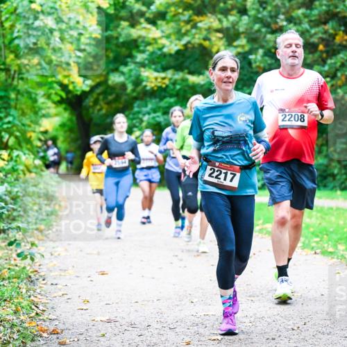 12.10.2025 - Bramfelder Halbmarathon 2025 Dr. Thomas Lammeyer http://msf.ph/oto/9357211 12.10.2025 11:00:04 Laufen 2564, 2217, 2208 meine-sportfotos.de