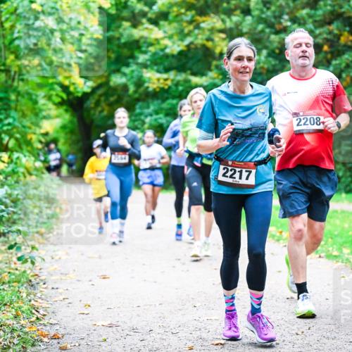 12.10.2025 - Bramfelder Halbmarathon 2025 Dr. Thomas Lammeyer http://msf.ph/oto/9357212 12.10.2025 11:00:05 Laufen 2217, 2208 meine-sportfotos.de