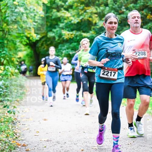 12.10.2025 - Bramfelder Halbmarathon 2025 Dr. Thomas Lammeyer http://msf.ph/oto/9357213 12.10.2025 11:00:05 Laufen 2217, 2208 meine-sportfotos.de