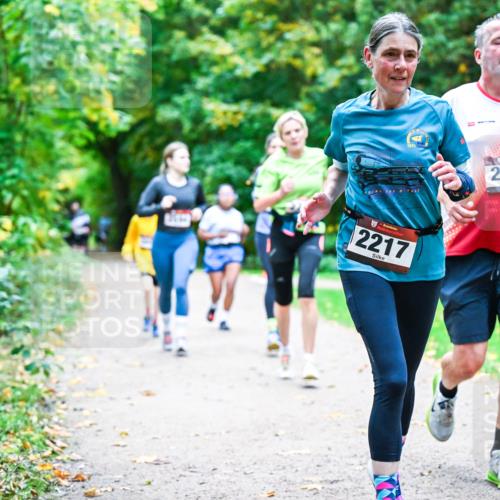 12.10.2025 - Bramfelder Halbmarathon 2025 Dr. Thomas Lammeyer http://msf.ph/oto/9357215 12.10.2025 11:00:05 Laufen 2021, 707, 2217, 2208 meine-sportfotos.de