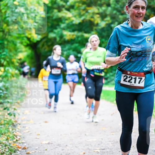 12.10.2025 - Bramfelder Halbmarathon 2025 Dr. Thomas Lammeyer http://msf.ph/oto/9357217 12.10.2025 11:00:05 Laufen 34, 2217, 2208 meine-sportfotos.de