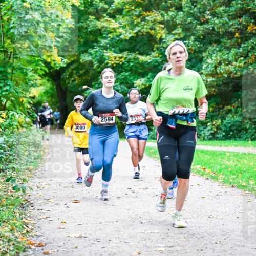 12.10.2025 - Bramfelder Halbmarathon 2025 Dr. Thomas Lammeyer http://msf.ph/oto/9357220 12.10.2025 11:00:06 Laufen 2594, 23, 3000 meine-sportfotos.de