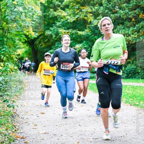 12.10.2025 - Bramfelder Halbmarathon 2025 Dr. Thomas Lammeyer http://msf.ph/oto/9357223 12.10.2025 11:00:06 Laufen 3000, 259, 2311, 2772 meine-sportfotos.de