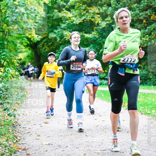 12.10.2025 - Bramfelder Halbmarathon 2025 Dr. Thomas Lammeyer http://msf.ph/oto/9357224 12.10.2025 11:00:06 Laufen 3000, 2594, 2311, 2772 meine-sportfotos.de