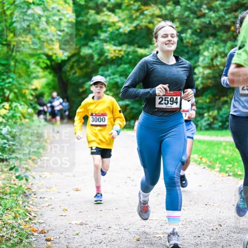 12.10.2025 - Bramfelder Halbmarathon 2025 Dr. Thomas Lammeyer http://msf.ph/oto/9357228 12.10.2025 11:00:07 Laufen 3000, 2594, 1, 259 meine-sportfotos.de