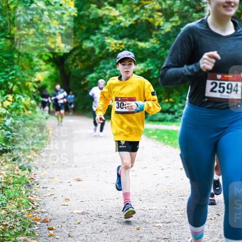 12.10.2025 - Bramfelder Halbmarathon 2025 Dr. Thomas Lammeyer http://msf.ph/oto/9357231 12.10.2025 11:00:08 Laufen 30, 2594 meine-sportfotos.de