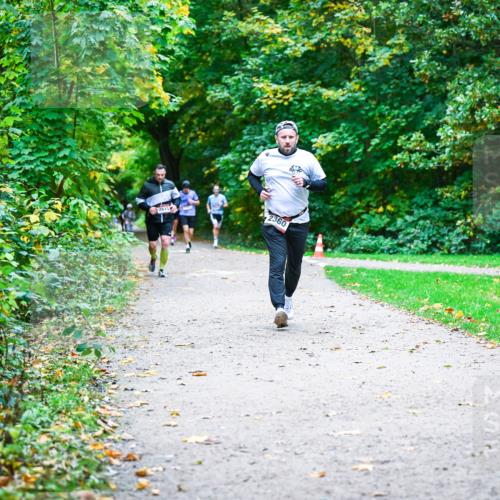 12.10.2025 - Bramfelder Halbmarathon 2025 Dr. Thomas Lammeyer http://msf.ph/oto/9357240 12.10.2025 11:00:11 Laufen 2615, 2360 meine-sportfotos.de