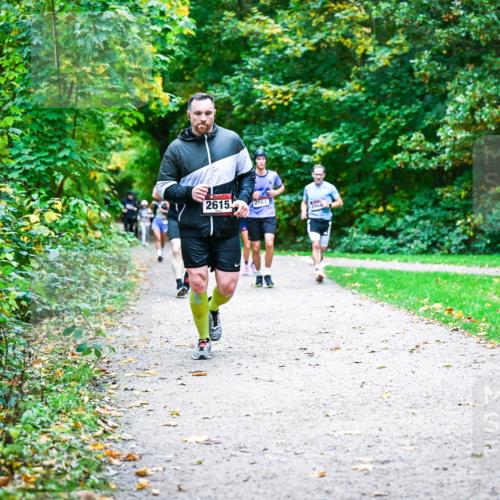 12.10.2025 - Bramfelder Halbmarathon 2025 Dr. Thomas Lammeyer http://msf.ph/oto/9357267 12.10.2025 11:00:17 Laufen 2615, 2561 meine-sportfotos.de