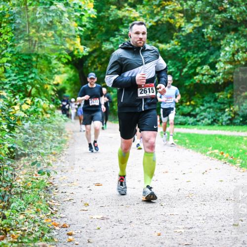 12.10.2025 - Bramfelder Halbmarathon 2025 Dr. Thomas Lammeyer http://msf.ph/oto/9357274 12.10.2025 11:00:18 Laufen 2615 meine-sportfotos.de
