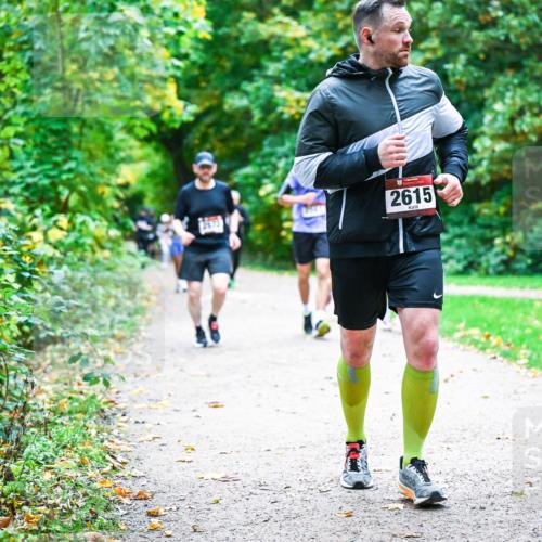 12.10.2025 - Bramfelder Halbmarathon 2025 Dr. Thomas Lammeyer http://msf.ph/oto/9357279 12.10.2025 11:00:18 Laufen 2615 meine-sportfotos.de