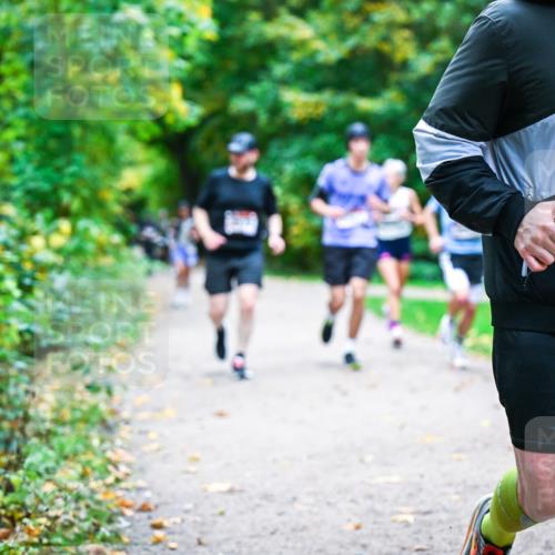 12.10.2025 - Bramfelder Halbmarathon 2025 Dr. Thomas Lammeyer http://msf.ph/oto/9357286 12.10.2025 11:00:19 Laufen 34, 2615 meine-sportfotos.de