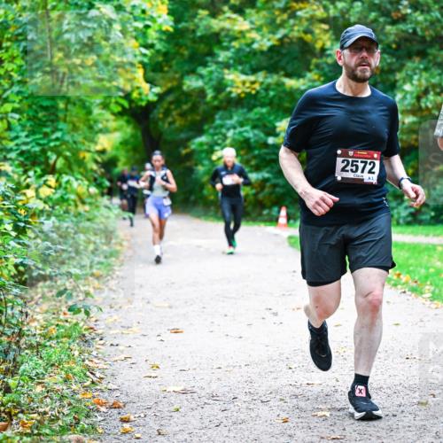 12.10.2025 - Bramfelder Halbmarathon 2025 Dr. Thomas Lammeyer http://msf.ph/oto/9357298 12.10.2025 11:00:21 Laufen 2572, 3, 2561 meine-sportfotos.de