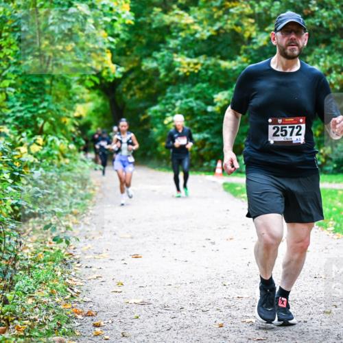 12.10.2025 - Bramfelder Halbmarathon 2025 Dr. Thomas Lammeyer http://msf.ph/oto/9357299 12.10.2025 11:00:22 Laufen 2572, 2561 meine-sportfotos.de