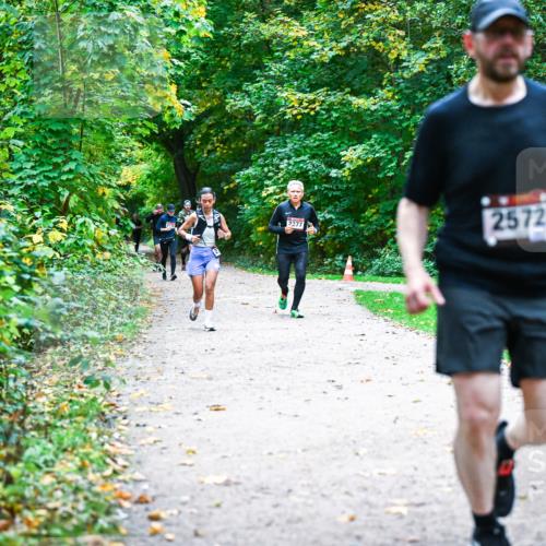 12.10.2025 - Bramfelder Halbmarathon 2025 Dr. Thomas Lammeyer http://msf.ph/oto/9357301 12.10.2025 11:00:22 Laufen 2277, 2572 meine-sportfotos.de