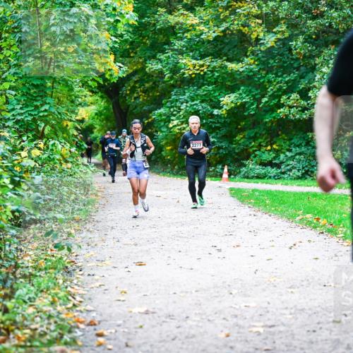 12.10.2025 - Bramfelder Halbmarathon 2025 Dr. Thomas Lammeyer http://msf.ph/oto/9357304 12.10.2025 11:00:22 Laufen 2572, 2277 meine-sportfotos.de