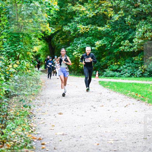 12.10.2025 - Bramfelder Halbmarathon 2025 Dr. Thomas Lammeyer http://msf.ph/oto/9357307 12.10.2025 11:00:23 Laufen 27, 2277 meine-sportfotos.de