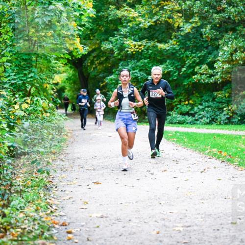 12.10.2025 - Bramfelder Halbmarathon 2025 Dr. Thomas Lammeyer http://msf.ph/oto/9357312 12.10.2025 11:00:24 Laufen 27, 2277 meine-sportfotos.de
