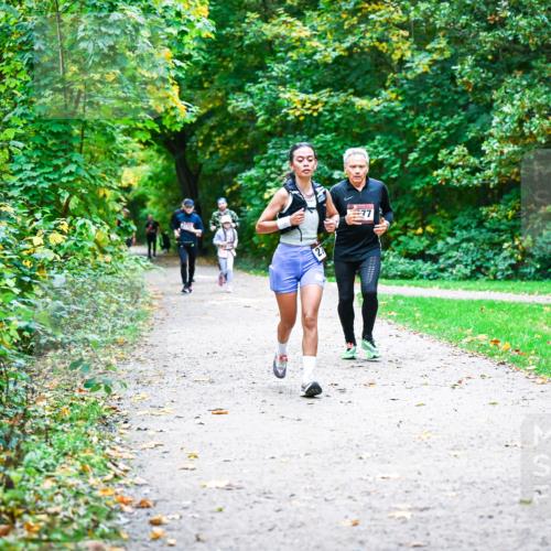 12.10.2025 - Bramfelder Halbmarathon 2025 Dr. Thomas Lammeyer http://msf.ph/oto/9357314 12.10.2025 11:00:24 Laufen 00, 77 meine-sportfotos.de