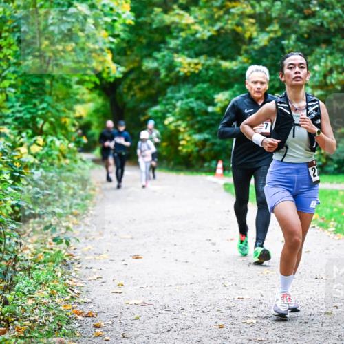 12.10.2025 - Bramfelder Halbmarathon 2025 Dr. Thomas Lammeyer http://msf.ph/oto/9357323 12.10.2025 11:00:26 Laufen 27 meine-sportfotos.de