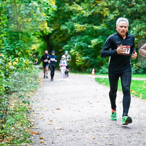 12.10.2025 - Bramfelder Halbmarathon 2025 Dr. Thomas Lammeyer http://msf.ph/oto/9357326 12.10.2025 11:00:27 Laufen  meine-sportfotos.de