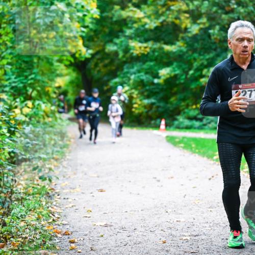 12.10.2025 - Bramfelder Halbmarathon 2025 Dr. Thomas Lammeyer http://msf.ph/oto/9357329 12.10.2025 11:00:27 Laufen 2277 meine-sportfotos.de