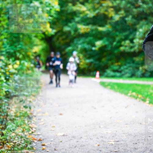 12.10.2025 - Bramfelder Halbmarathon 2025 Dr. Thomas Lammeyer http://msf.ph/oto/9357333 12.10.2025 11:00:28 Laufen 2277 meine-sportfotos.de