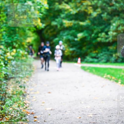 12.10.2025 - Bramfelder Halbmarathon 2025 Dr. Thomas Lammeyer http://msf.ph/oto/9357334 12.10.2025 11:00:28 Laufen 23 meine-sportfotos.de