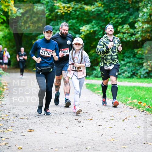 12.10.2025 - Bramfelder Halbmarathon 2025 Dr. Thomas Lammeyer http://msf.ph/oto/9357350 12.10.2025 11:00:32 Laufen 2170, 2983, 2093 meine-sportfotos.de