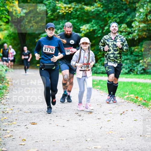 12.10.2025 - Bramfelder Halbmarathon 2025 Dr. Thomas Lammeyer http://msf.ph/oto/9357352 12.10.2025 11:00:32 Laufen 2170, 298, 2168, 2033 meine-sportfotos.de