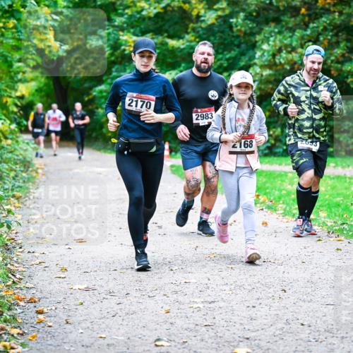 12.10.2025 - Bramfelder Halbmarathon 2025 Dr. Thomas Lammeyer http://msf.ph/oto/9357360 12.10.2025 11:00:33 Laufen 2170, 2983, 168, 2693 meine-sportfotos.de