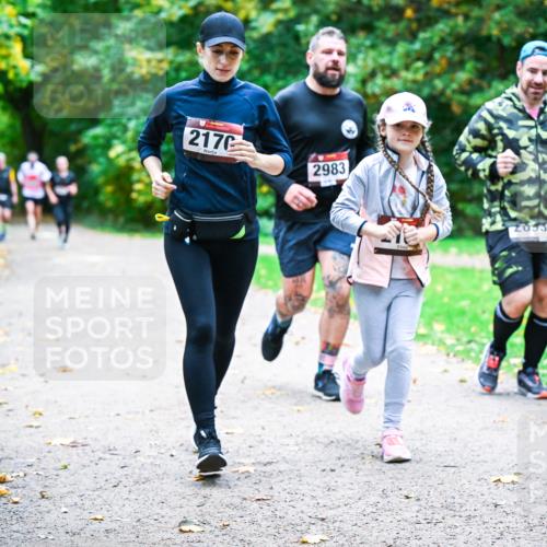 12.10.2025 - Bramfelder Halbmarathon 2025 Dr. Thomas Lammeyer http://msf.ph/oto/9357365 12.10.2025 11:00:34 Laufen 2170, 2983, 2053 meine-sportfotos.de