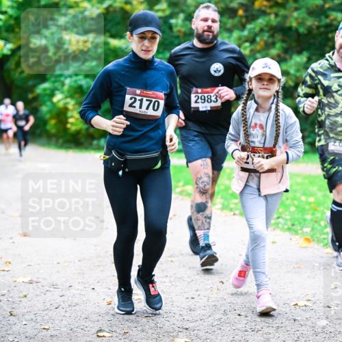 12.10.2025 - Bramfelder Halbmarathon 2025 Dr. Thomas Lammeyer http://msf.ph/oto/9357367 12.10.2025 11:00:34 Laufen 2170, 2983, 2093 meine-sportfotos.de