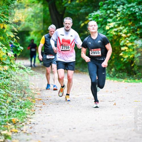 12.10.2025 - Bramfelder Halbmarathon 2025 Dr. Thomas Lammeyer http://msf.ph/oto/9357369 12.10.2025 11:00:38 Laufen 2755, 2955 meine-sportfotos.de
