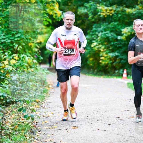 12.10.2025 - Bramfelder Halbmarathon 2025 Dr. Thomas Lammeyer http://msf.ph/oto/9357392 12.10.2025 11:00:41 Laufen 2755 meine-sportfotos.de