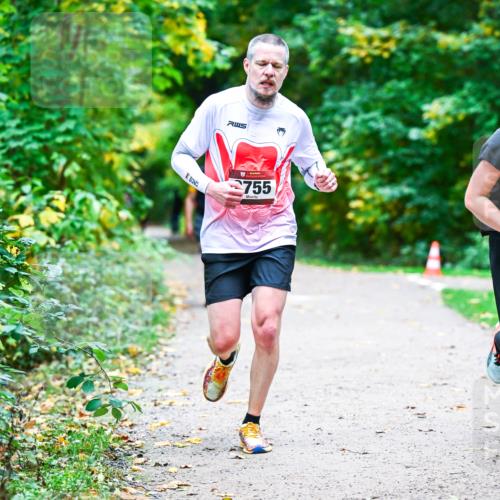 12.10.2025 - Bramfelder Halbmarathon 2025 Dr. Thomas Lammeyer http://msf.ph/oto/9357394 12.10.2025 11:00:41 Laufen 755, 2955 meine-sportfotos.de