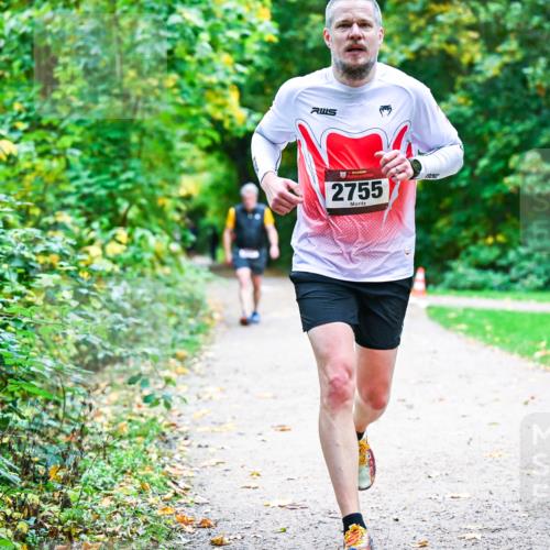 12.10.2025 - Bramfelder Halbmarathon 2025 Dr. Thomas Lammeyer http://msf.ph/oto/9357401 12.10.2025 11:00:42 Laufen 2755, 2955 meine-sportfotos.de