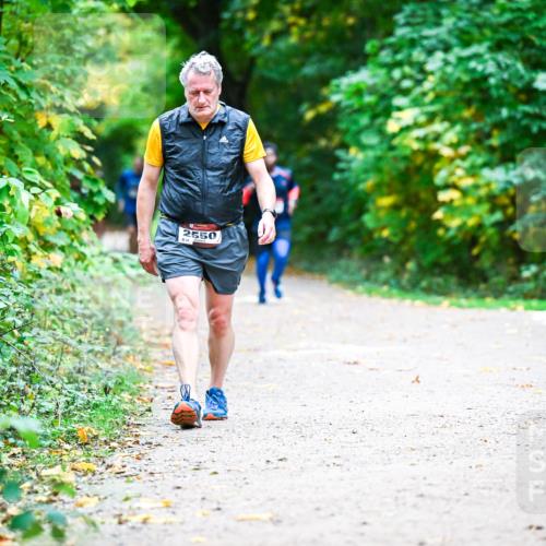12.10.2025 - Bramfelder Halbmarathon 2025 Dr. Thomas Lammeyer http://msf.ph/oto/9357413 12.10.2025 11:00:45 Laufen 2550 meine-sportfotos.de