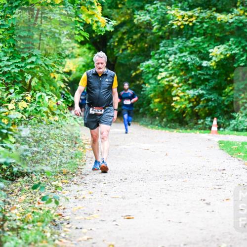 12.10.2025 - Bramfelder Halbmarathon 2025 Dr. Thomas Lammeyer http://msf.ph/oto/9357415 12.10.2025 11:00:46 Laufen 2550 meine-sportfotos.de