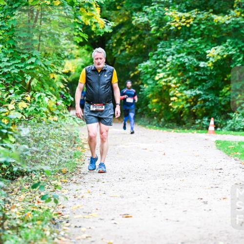 12.10.2025 - Bramfelder Halbmarathon 2025 Dr. Thomas Lammeyer http://msf.ph/oto/9357417 12.10.2025 11:00:46 Laufen  meine-sportfotos.de