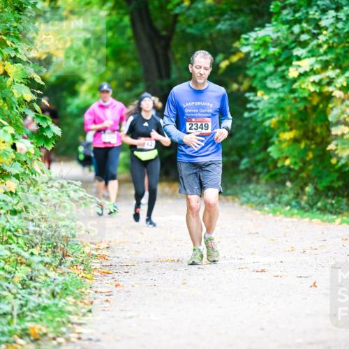 12.10.2025 - Bramfelder Halbmarathon 2025 Dr. Thomas Lammeyer http://msf.ph/oto/9357426 12.10.2025 11:00:57 Laufen 4, 2349 meine-sportfotos.de