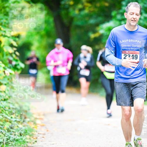 12.10.2025 - Bramfelder Halbmarathon 2025 Dr. Thomas Lammeyer http://msf.ph/oto/9357453 12.10.2025 11:01:01 Laufen 2349 meine-sportfotos.de